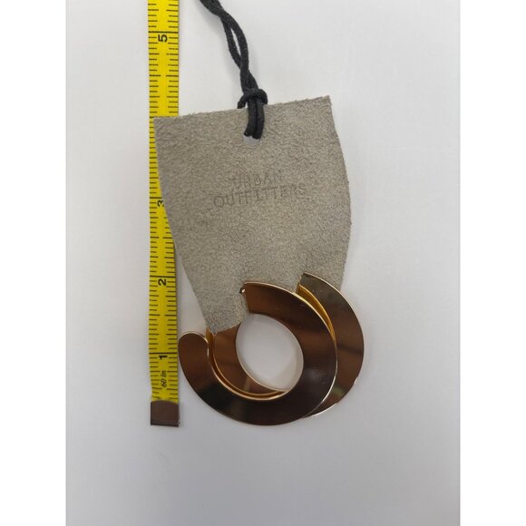 Urban Outfitters Gold Tone Wide Chunky C Hoop Earrings Pierced NEW - Picture 5 of 5